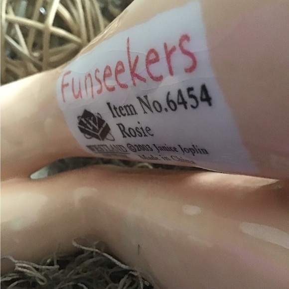 Shelf Sitting Beauty Funseekers numbered - Picture 4 of 4